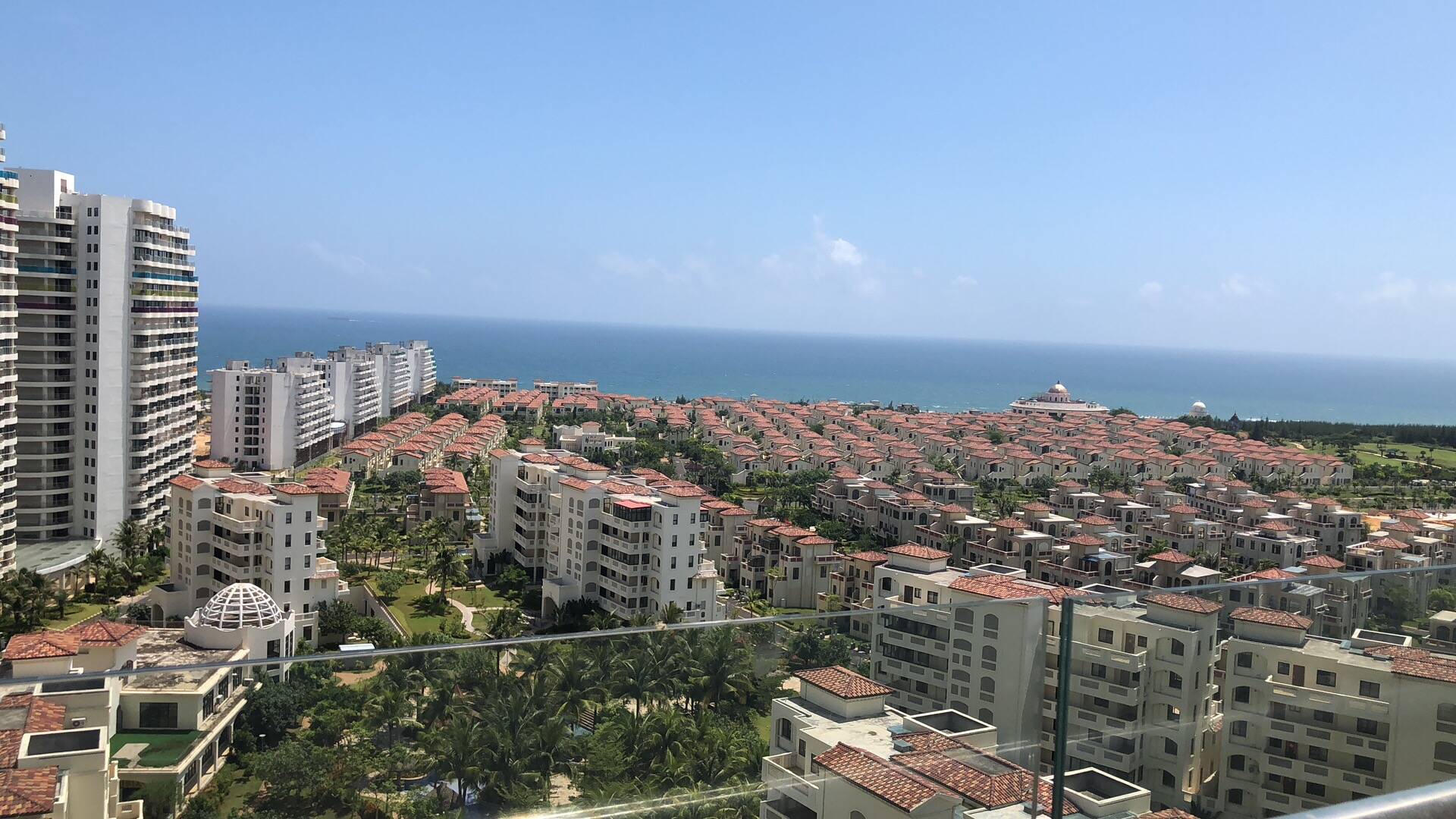  专家：防范化解重大金融风险 房地产及地方隐性债务风险需重点关注